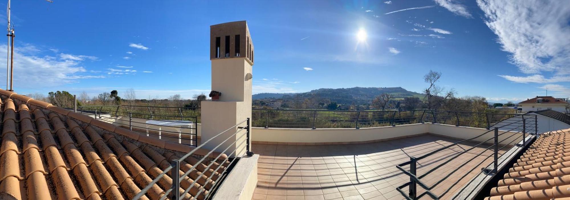 Апартаменты La Terrazza Sul Tetto Порто-Сан-Джорджо Экстерьер фото