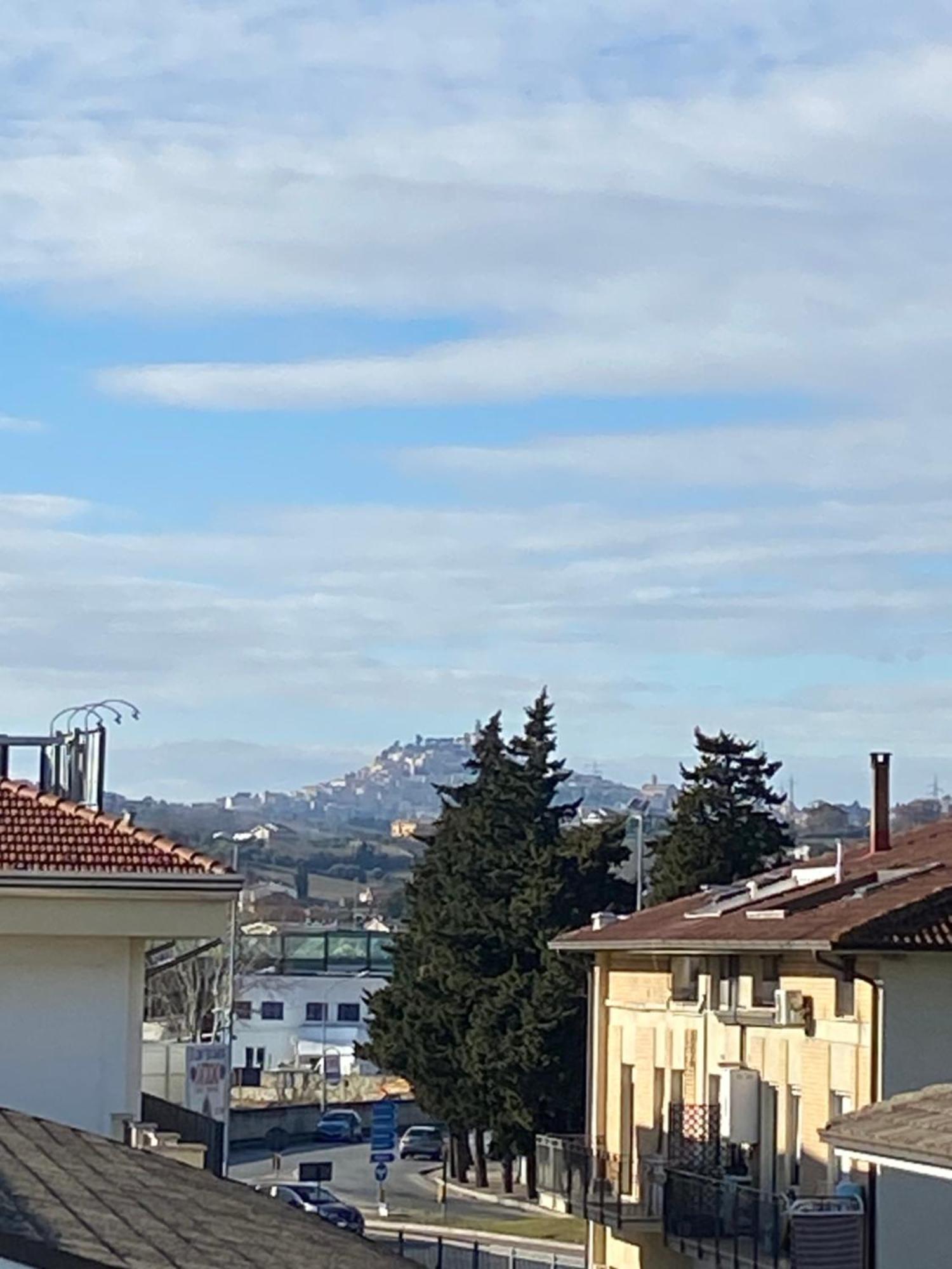 Апартаменты La Terrazza Sul Tetto Порто-Сан-Джорджо Экстерьер фото